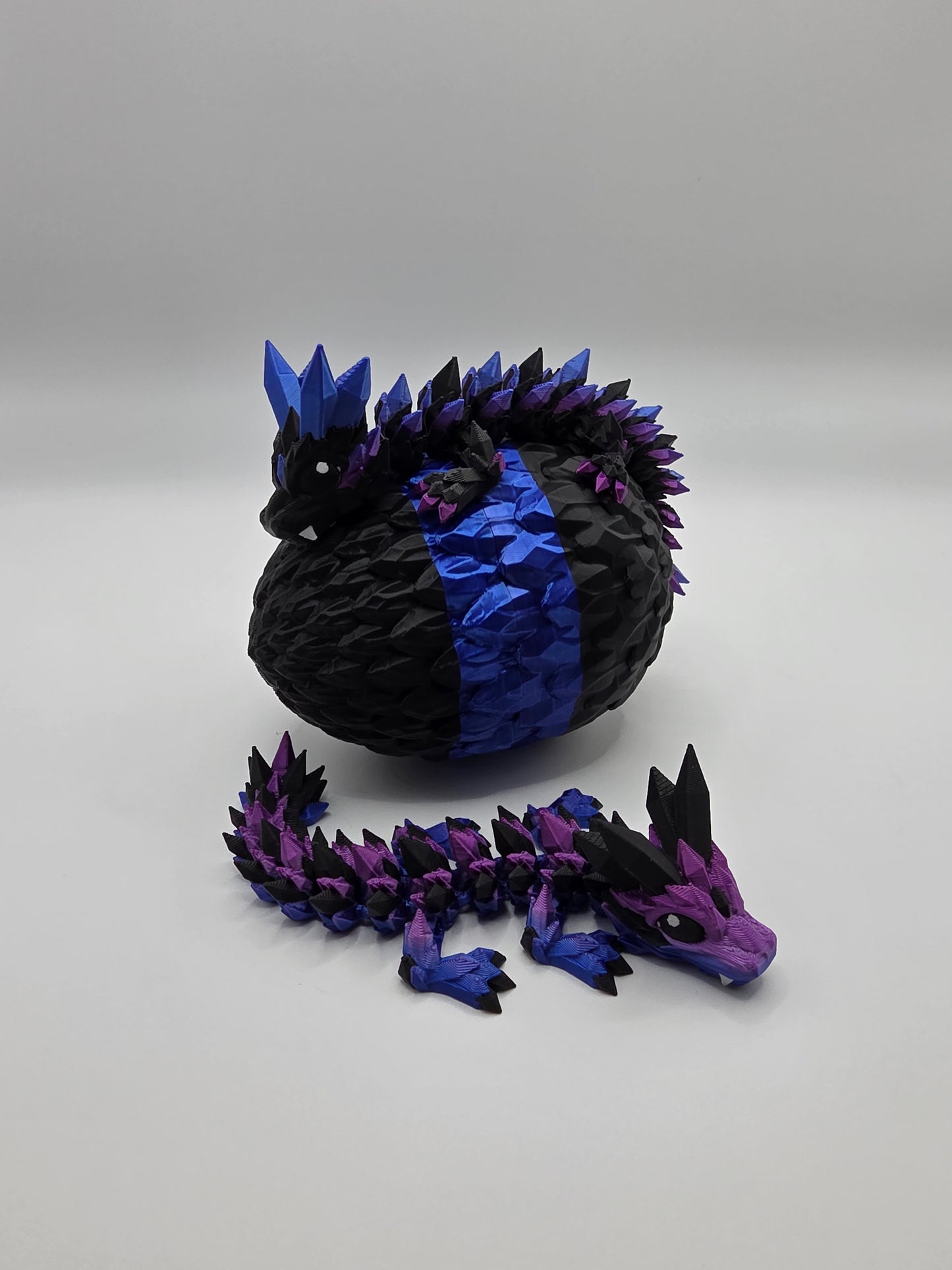 “Crystal Baby Dragons with Egg – Articulated 3D Printed Collectible – Dual Purple and Blue with Black Theme”