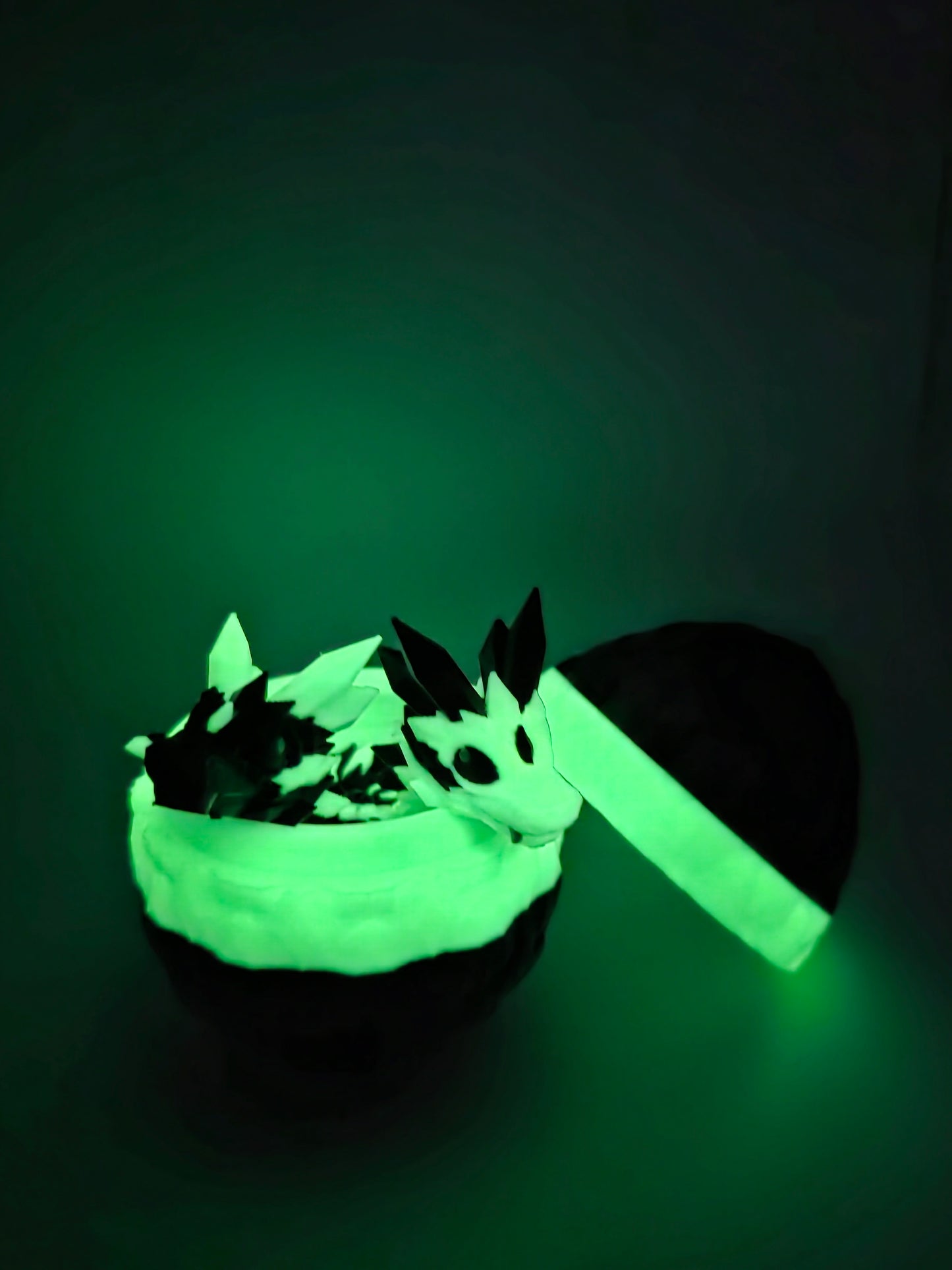 Crystal Baby Dragon's With Egg - Articulated 3D Printed Collectable - Glow Green and Black