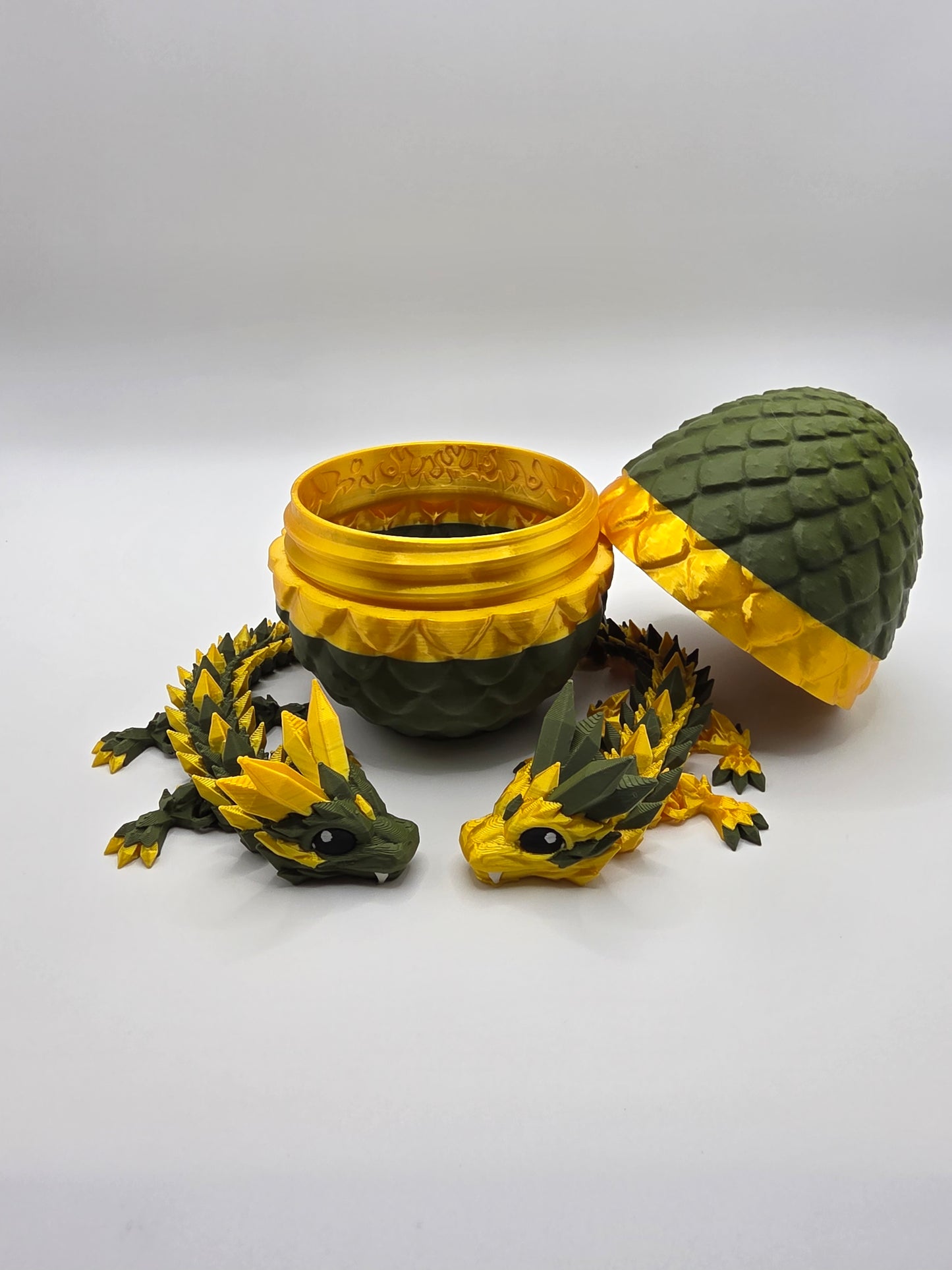“Crystal Baby Dragons with Egg – Articulated 3D Printed Collectible – Army Green with Gold Theme”